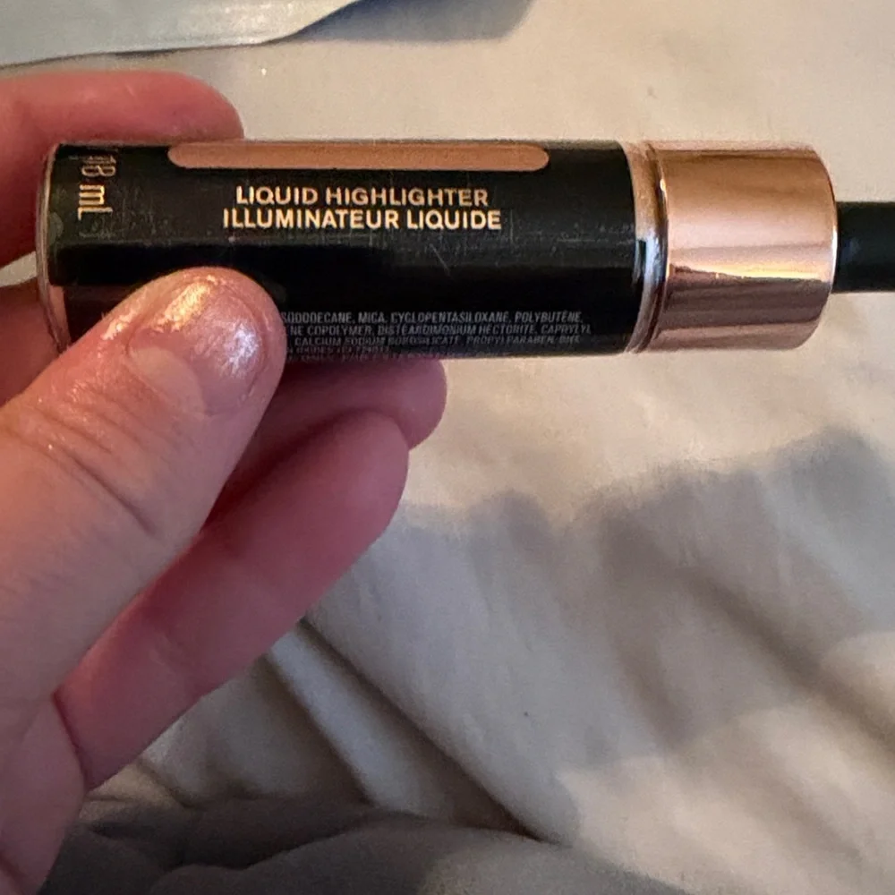 Revolution Bronze Gold‎ Liquid Contour